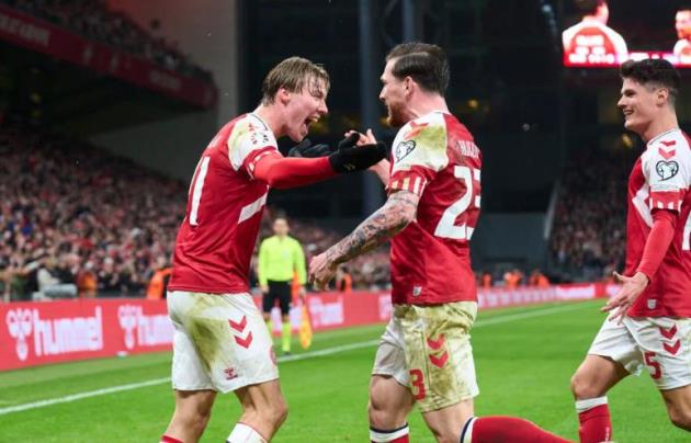 Hojlund sẽ giúp M.U chiêu mộ Pierre-Emile Hojbjerg?