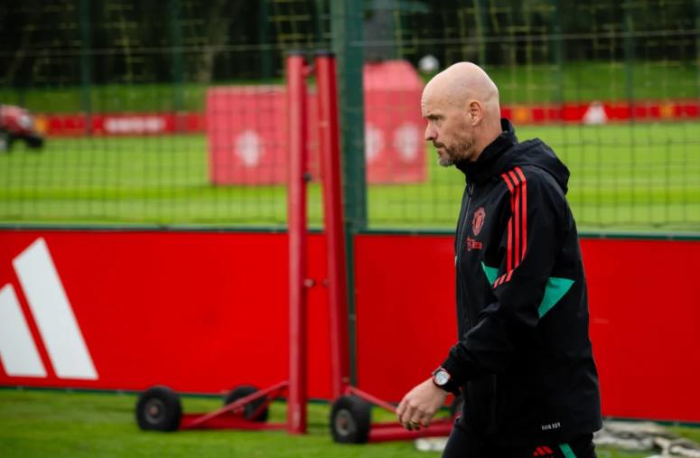 Erik ten Hag picks midfield trio who have been ‘very successful’, with Amrabat due in Manchester today - Bóng Đá
