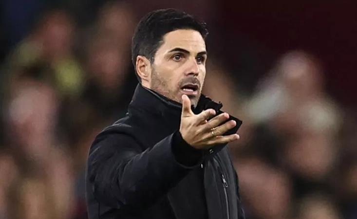 Why Mikel Arteta shouted at Aaron Ramsdale as Arsenal slip to West Ham League Cup defeat - Bóng Đá