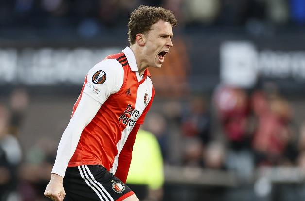 La Liga heavyweights Real Madrid have reportedly set their sights on 24-year-old Dutch midfielder Mats Wieffer. - Bóng Đá