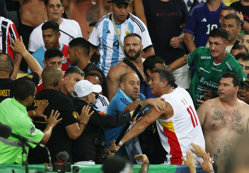 TRỰC TIẾP Brazil 0-0 Argentina (H1): Ẩu đả dữ dội từ khán đài - Bóng Đá