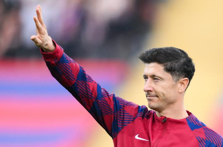 Barcelona’s Lewandowski on Pichichi Trophy battle with Bellingham: “The season is long” - Bóng Đá