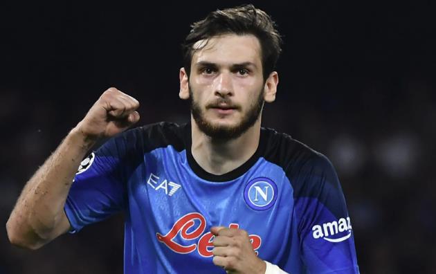Gianluca Di Marzio believes Khvicha Kvaratskhelia will play at a bigger club than Napoli next year, with tremendous interest from elsewhere. - Bóng Đá