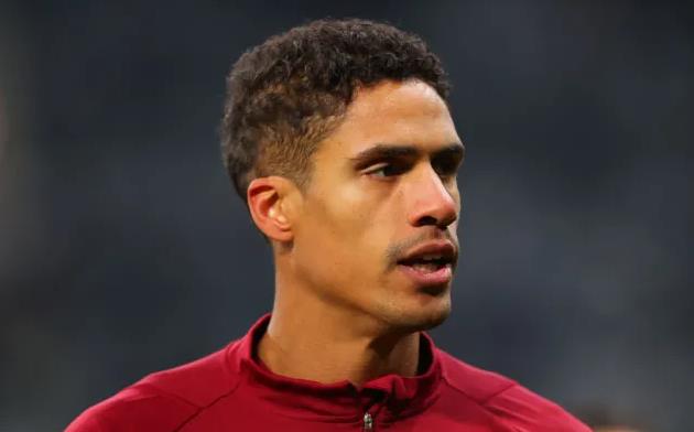 Raphael Varane could leave Man Utd as a free agent this summer with contract set to expire a year earlier - Bóng Đá
