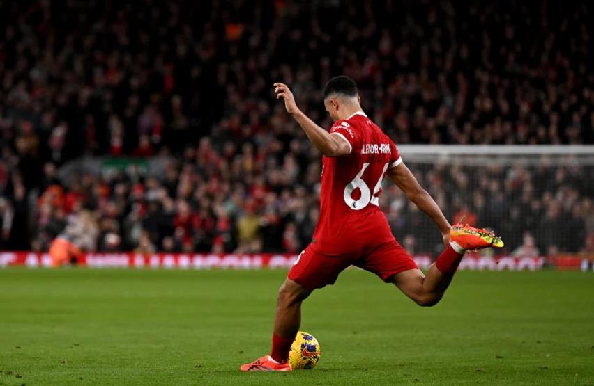 MICAH RICHARDS DELIVERS VERDICT ON TRENT ALEXANDER-ARNOLD’S PASSING AFTER LIVERPOOL’S DRAW V ARSENAL - Bóng Đá