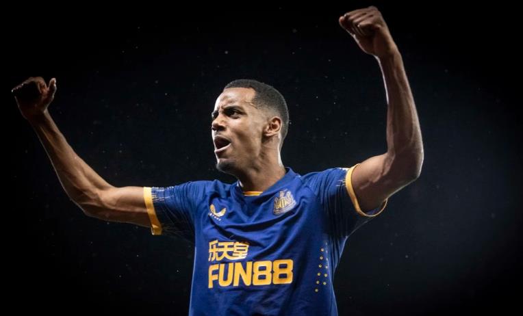 Isak được Arsenal quan tâm.