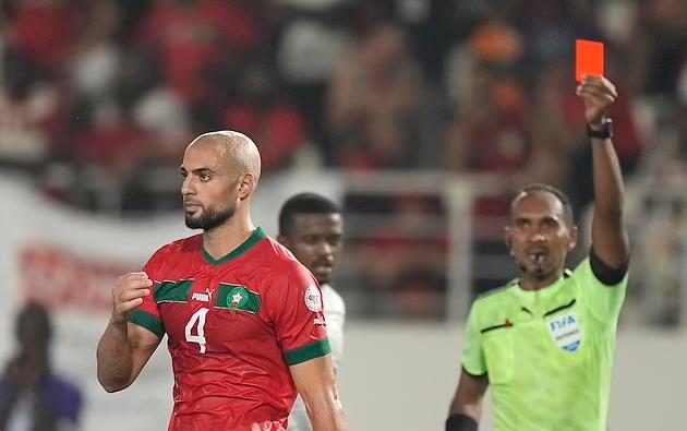 Man United midfielder Sofyan Amrabat is 'sent off TWICE' as tournament favourites  - Bóng Đá