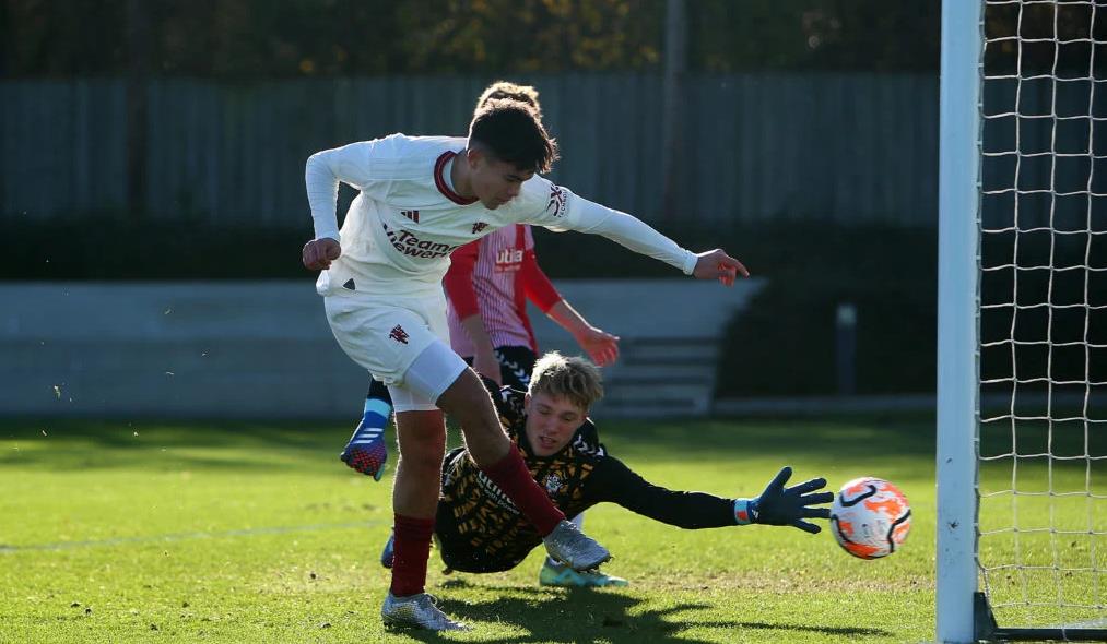 Gabriele Biancheri 17-year-old striker now training with Manchester United first-team after Hojlund blow - Bóng Đá