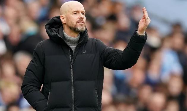 Ten Hag thôi thúc các học trò.