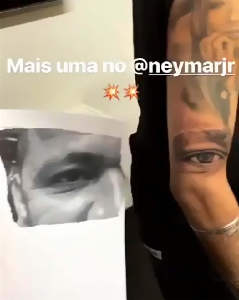 Cha mẹ, em gái, con trai,... Neymar xăm tất lên cơ thể - Bóng Đá