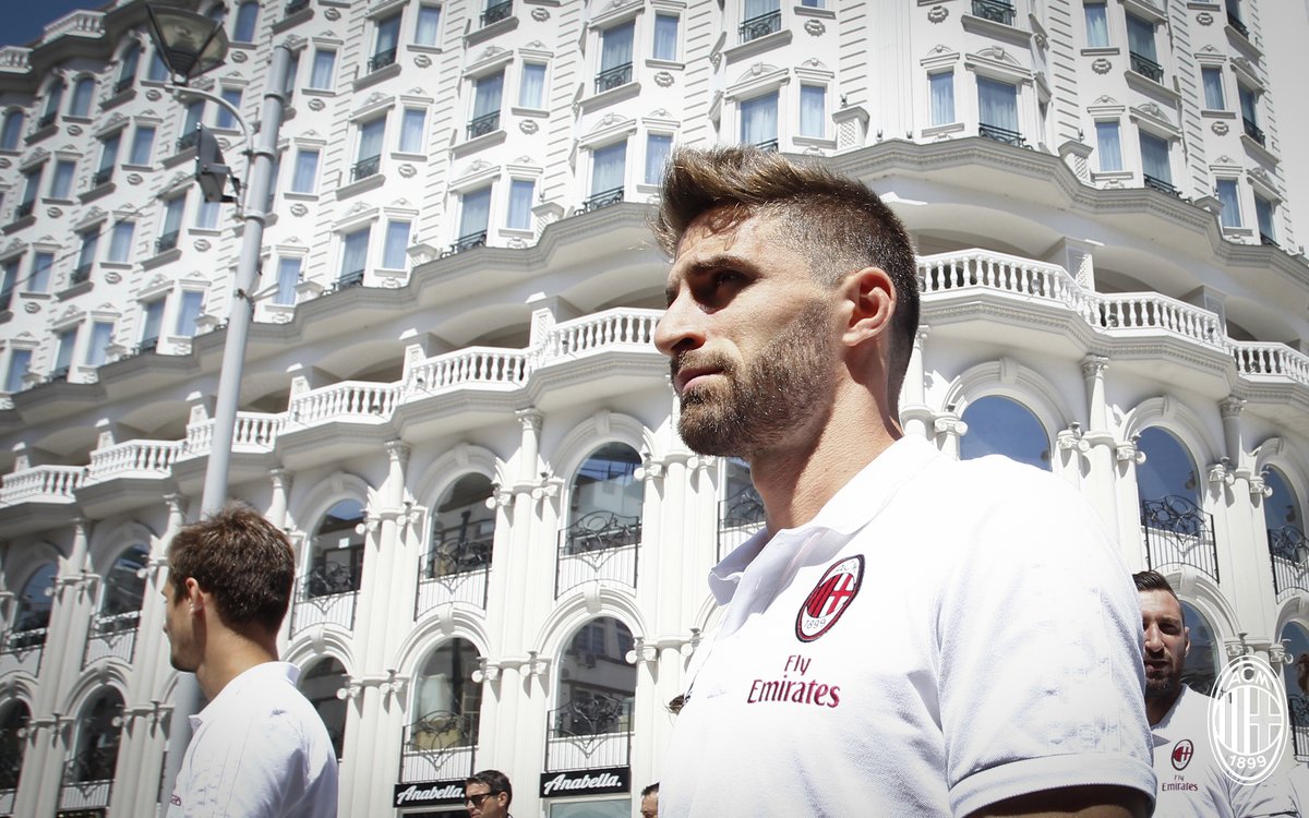 Ảnh bài viết 'Lận lưng' 6 trái, Milan thoải mái tại Macedonia