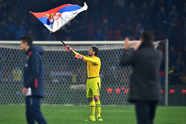 Serbia 'nghẹt thở' đến World Cup, Matic ôm hôn đồng đội cũ - Bóng Đá
