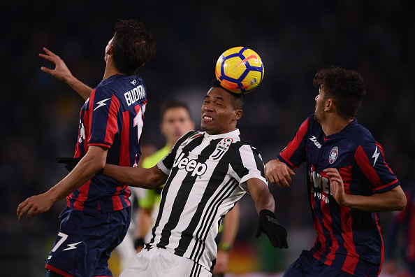 Chiều lòng Mandzukic, Juventus thắng đậm Crotone - Bóng Đá