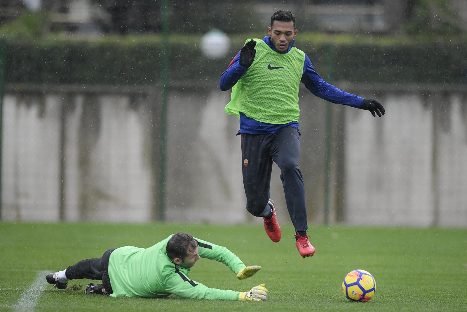 Hiểm họa năm mới, Roma 'back-to-back' Sampdoria - Bóng Đá