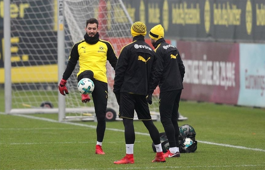 Hối hả tập luyện, Dortmund quyết tìm cảm giác chiến thắng - Bóng Đá