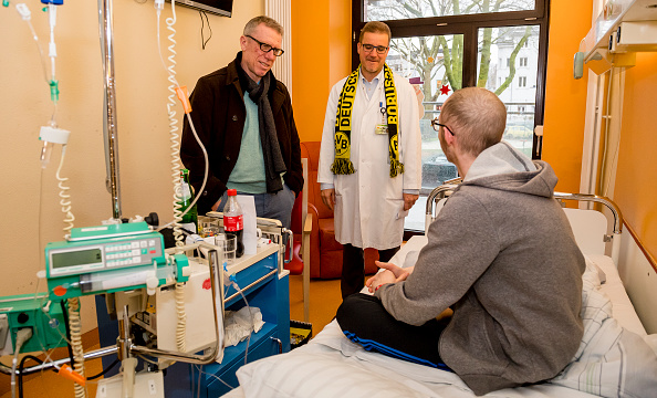 Dortmund mang 80.000 CĐV từ Sinal Iduna Park vào bệnh viện - Bóng Đá