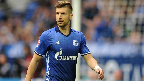 CHÍNH THỨC: Schalke 'trói' cựu trung vệ Man City đến năm 2022 - Bóng Đá