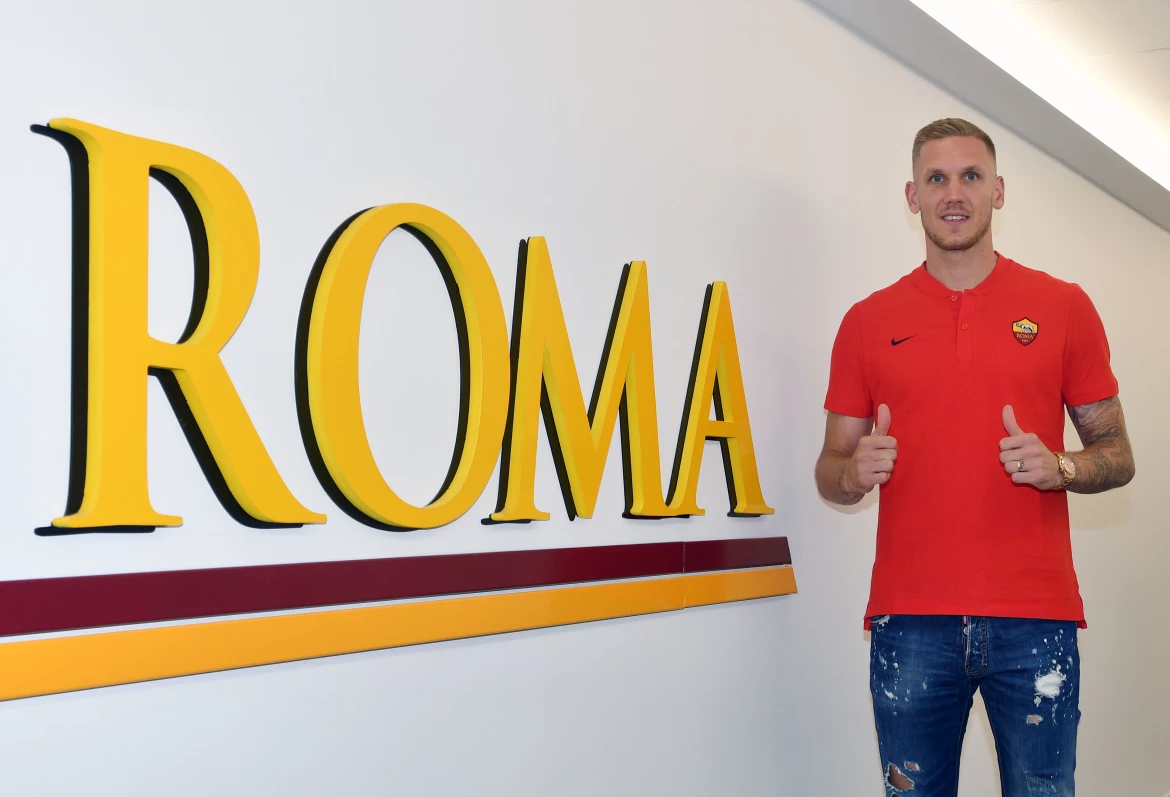 CHÍNH THỨC: Chiêu mộ thủ môn World Cup, Roma có người thay Alisson - Bóng Đá