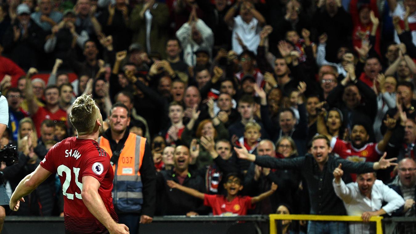 Những khoảnh khắc ấn tượng nhất sau vòng khai màn Premier League: Tiếng thét của Luke Shaw - Bóng Đá