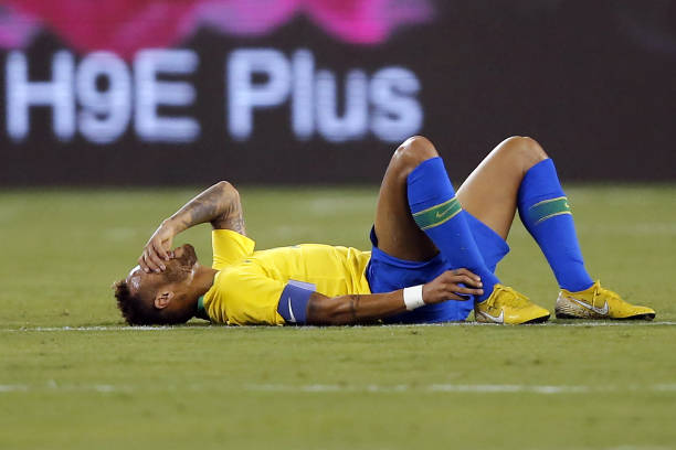 Neymar tái hiện hình ảnh quen thuộc tại World Cup - Bóng Đá