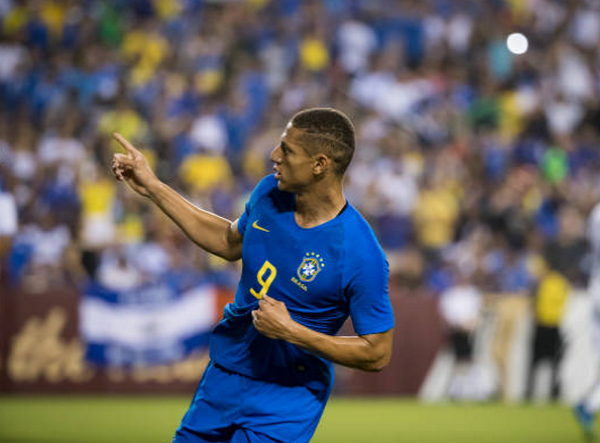 Lần đầu ra mắt Brazil, Richarlison đã ăn đứt Neymar về khoản này - Bóng Đá