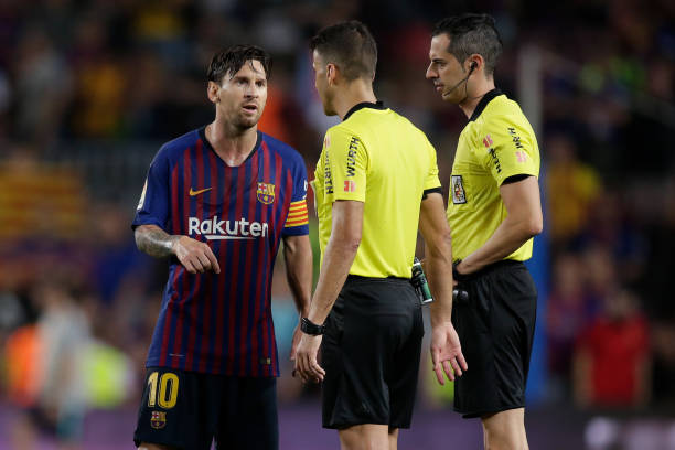 Đứt mạch toàn thắng, Messi 'hỏi tội' người này đầu tiên - Bóng Đá