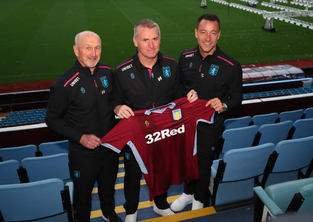 Sếp mới John Terry rạng rỡ ra mắt Aston Villa - Bóng Đá