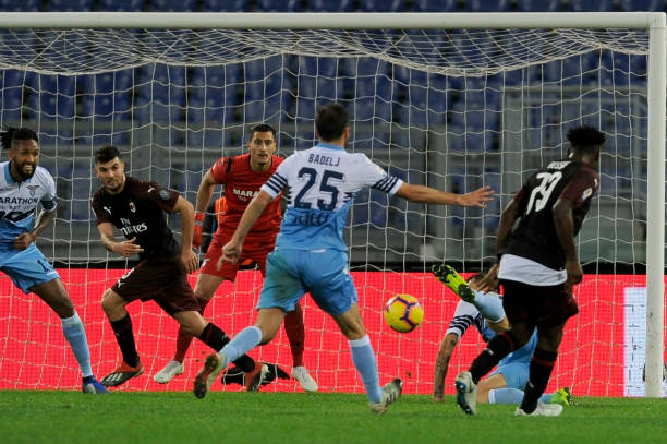 Thủng lưới phút 90+4, AC Milan cay đắng rời sân Olimpico - Bóng Đá
