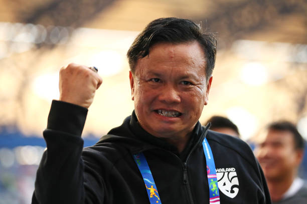 Lột xác hoàn toàn, Thái Lan thắng SỐC lượt 2 - Bóng Đá