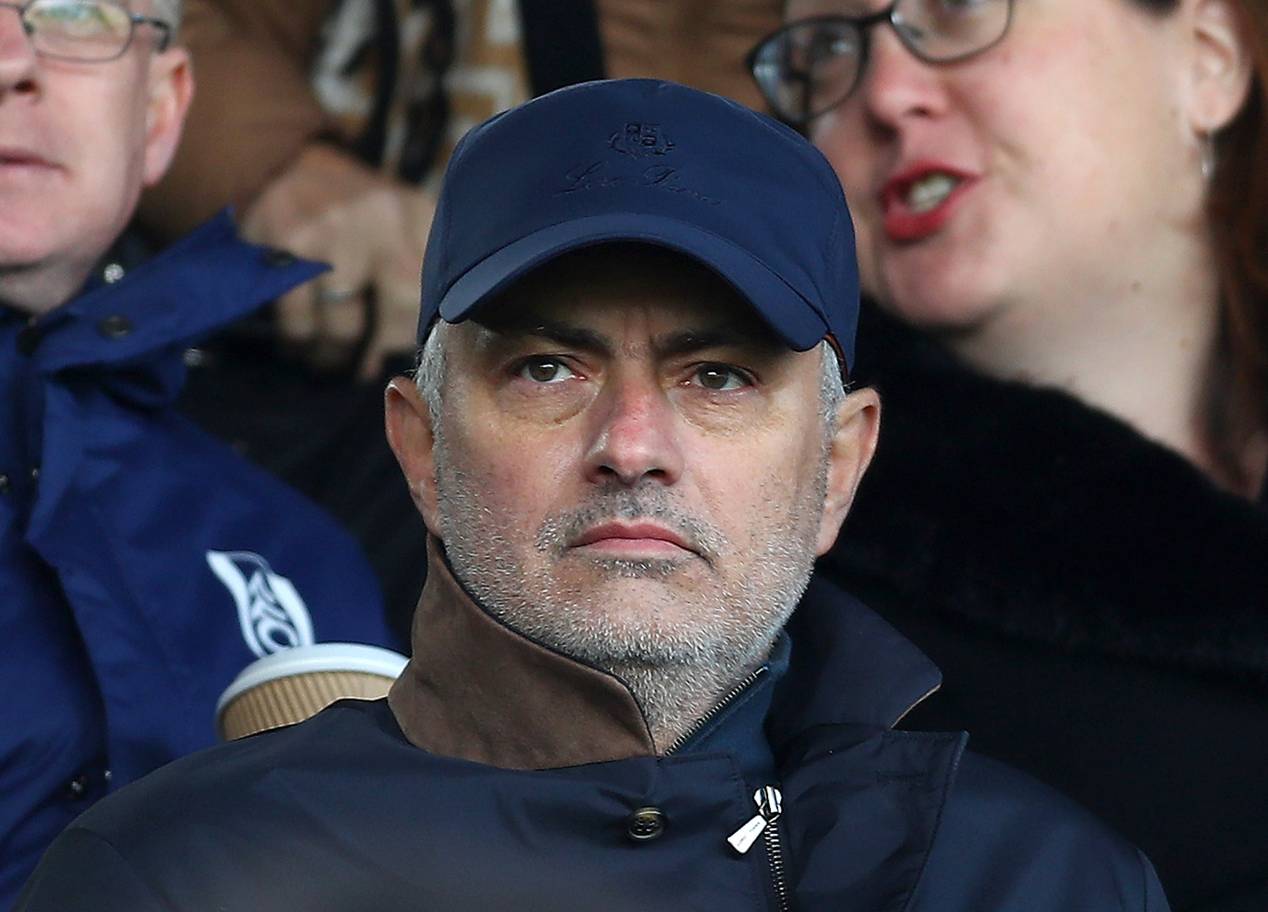 Jose Mourinho có mặt ở Fulham - Bóng Đá