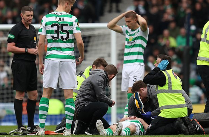 Chấn thương ghê rợn, ngôi sao Celtic khiến đồng đội choáng váng - Bóng Đá