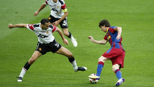 Messi sút phạt thần sầu, huyền thoại Man United phản ứng khó tin - Bóng Đá