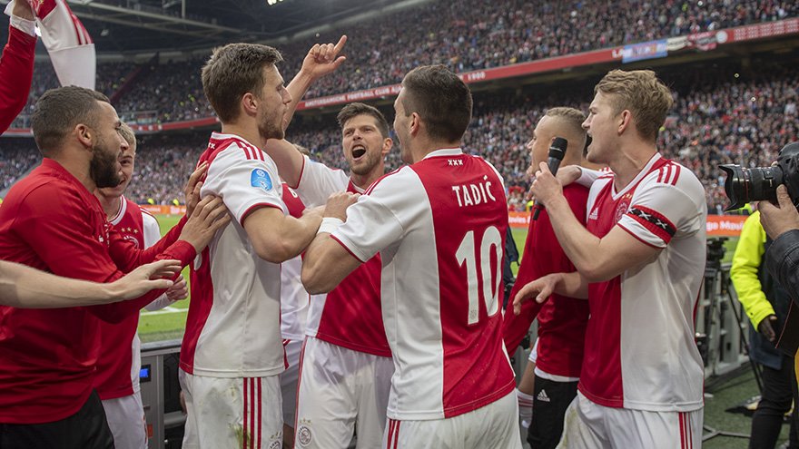 Ajax tiến gần chức vô địch - Bóng Đá