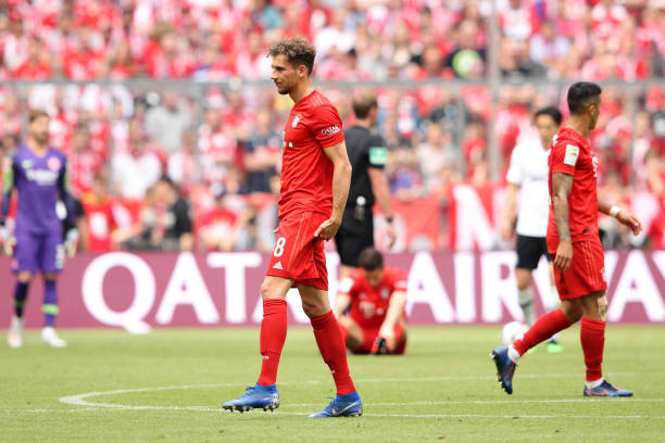 Nhận thẻ vàng sau khi ghi bàn, Ribery hành động 'sốc' với trọng tài - Bóng Đá