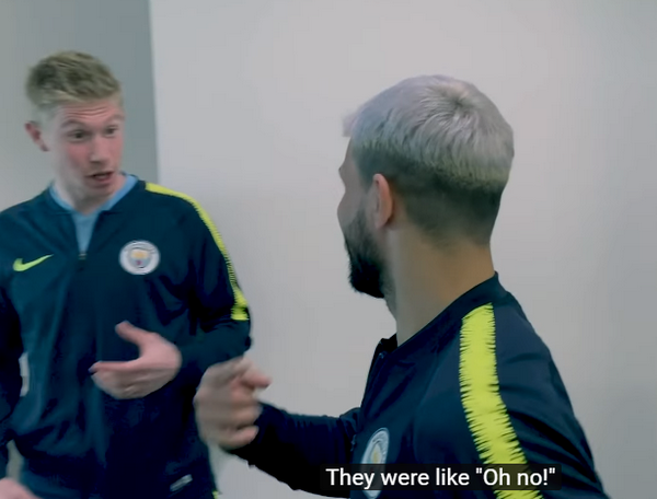 CHOÁNG! Aguero và De Bruyne khiến chiếc cúp Premier League vỡ nát - Bóng Đá