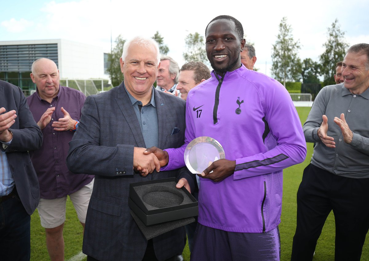 Moussa Sissoko nhận giải Player of the year - Bóng Đá