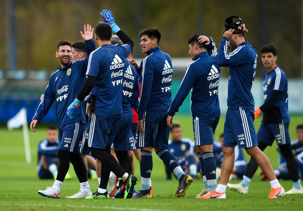 Messi tập luyện cùng Argentina - Bóng Đá