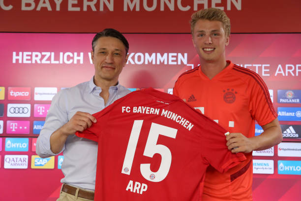 Jan Fiete Arp ra mắt Bayern - Bóng Đá