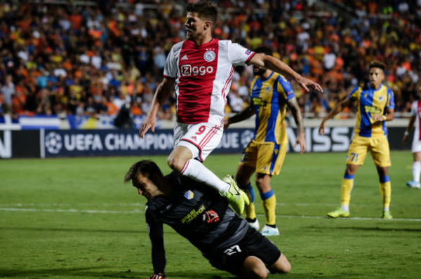 Nhận thẻ đỏ, Ajax gặp bất lợi lớn tại play-off Champions League - Bóng Đá