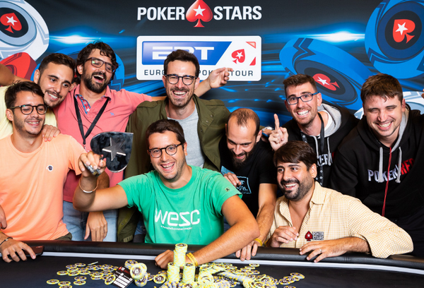 Pique hạng 2, Vidal hạng 6 ở giải Poker (ảnh) - Bóng Đá