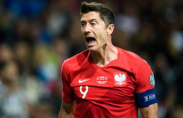 Lewandowski tiếp tục 'tệ hại', Ba Lan đã cảm thấy 'lạnh gáy' - Bóng Đá