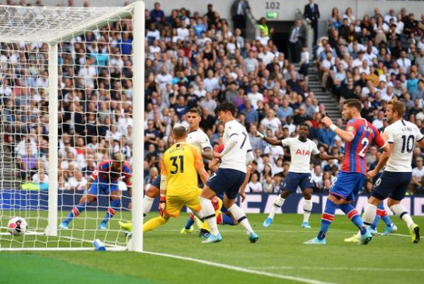 'Ác mộng' Man Utd phản lưới nhà, Tottenham đại thắng derby London - Bóng Đá