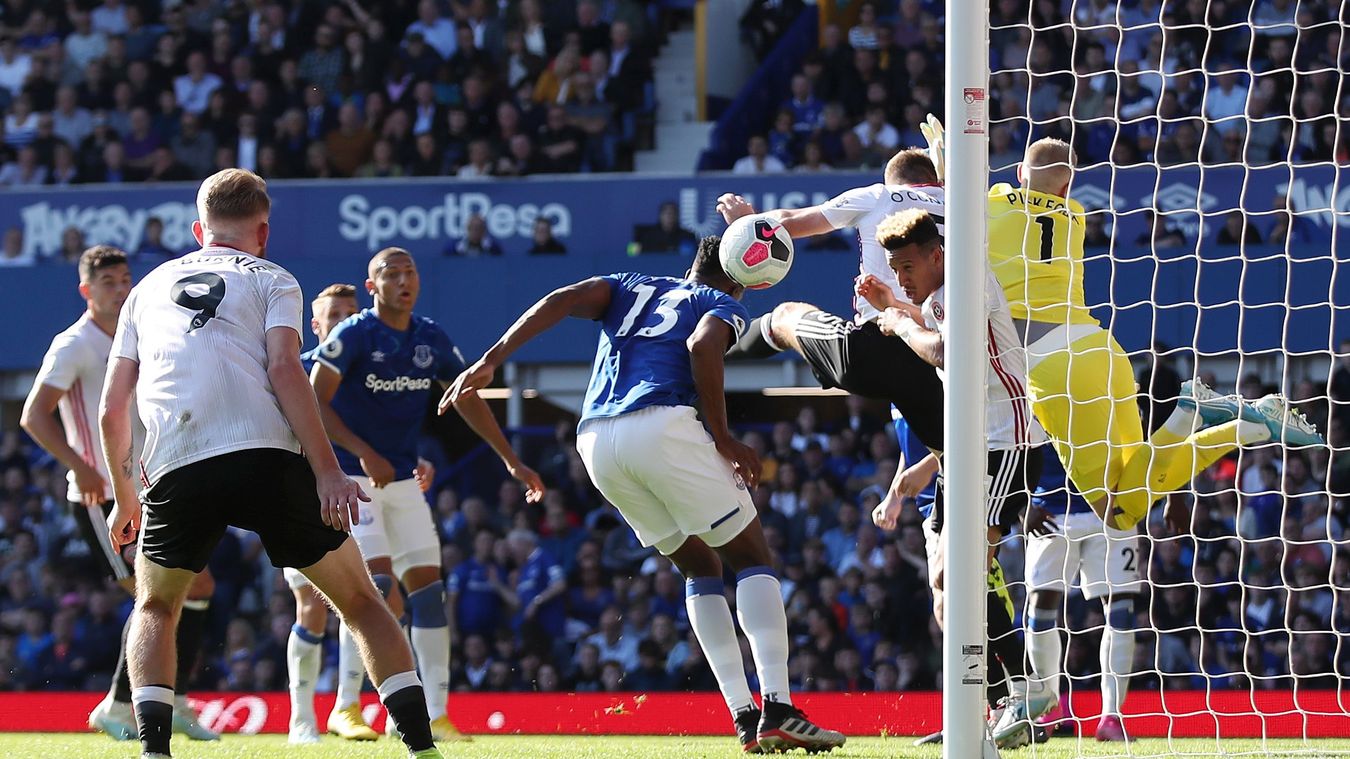 Quá khát bàn thắng, Yerry Mina làm điều điên rồ với Everton - Bóng Đá