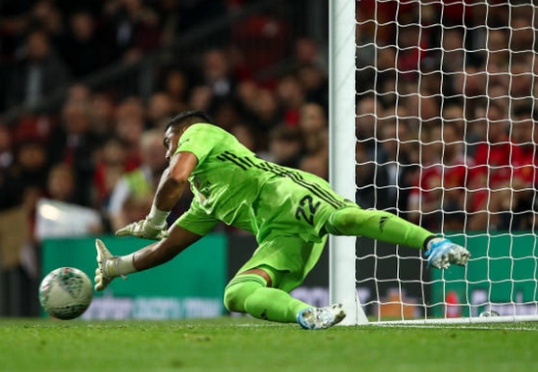 Paul Pogba tái xuất, Man United nghẹt thở đi tiếp tại Cúp Liên đoàn - Bóng Đá