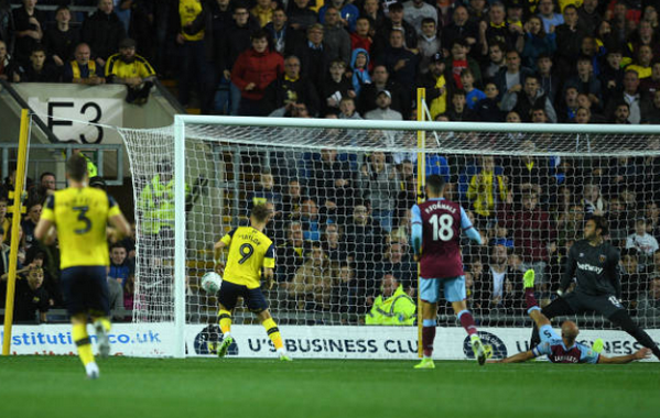 Vừa thắng Man United, West Ham đã thất bại kinh hoàng trước đội Hạng Ba - Bóng Đá