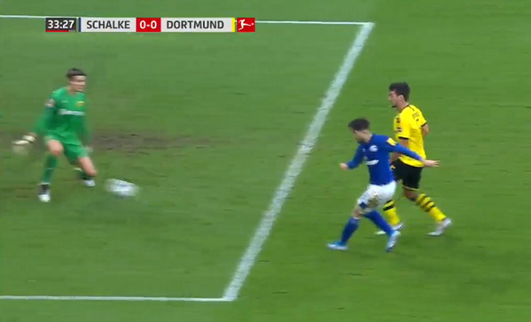 Quá nhiều may mắn, Dortmund 'hú vía' rời derby vùng Ruhr - Bóng Đá