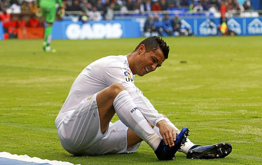 Ronaldo tập riêng để bảo vệ bắp chân