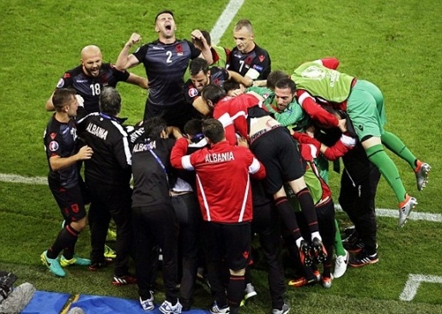 Albania có chiến thắng lịch sử tiễn Romania khỏi EURO 2016