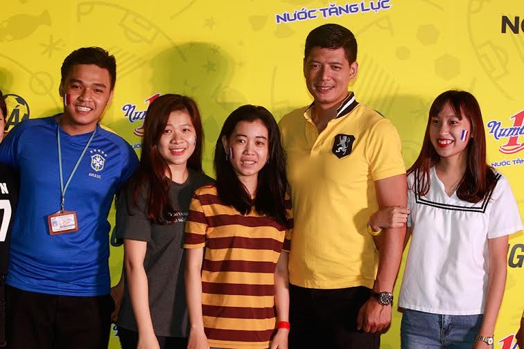 Ảnh bài viết Bình Minh sống lại thời sinh viên trong đêm chung kết EURO 2016