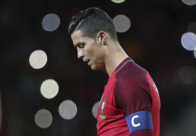 Lộ lý do Real quyết mua Harzard: Là vì Ronaldo - Bóng Đá